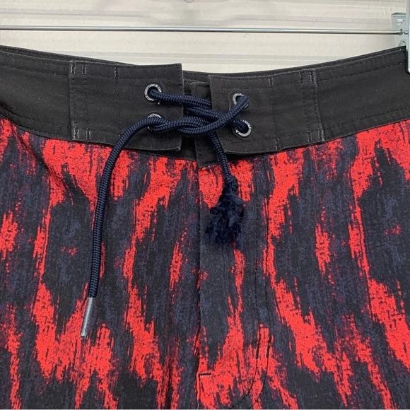 American Eagle Mens Swim Board Shorts XL  Black Red Geometric Print  Pocket‎ 9” - Picture 2 of 11